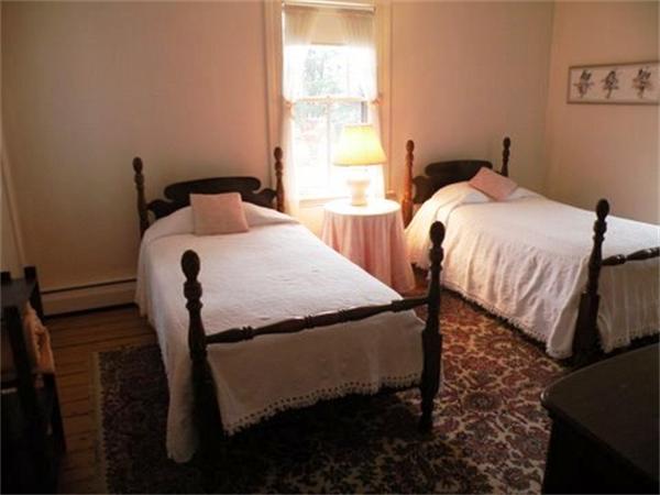 18 Old Neck Road Manchester, MA 01944 - Photo 16 of 26 Gallery Image 16