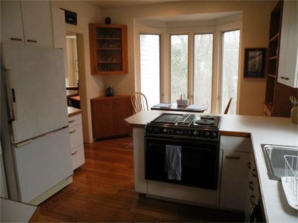 18 Old Neck Road Manchester, MA 01944 - Photo 10 of 26 Gallery Image 10
