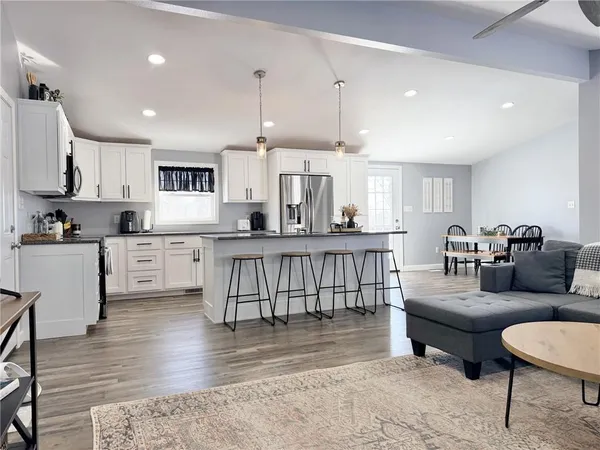 $325,000 | 810 Town And Country Lane, Trenton, MO 64683