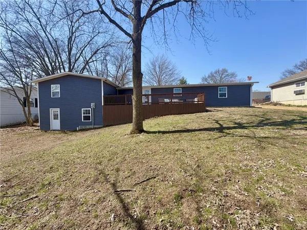 $325,000 | 810 Town And Country Lane, Trenton, MO 64683