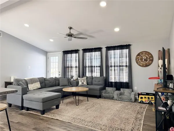 $325,000 | 810 Town And Country Lane, Trenton, MO 64683