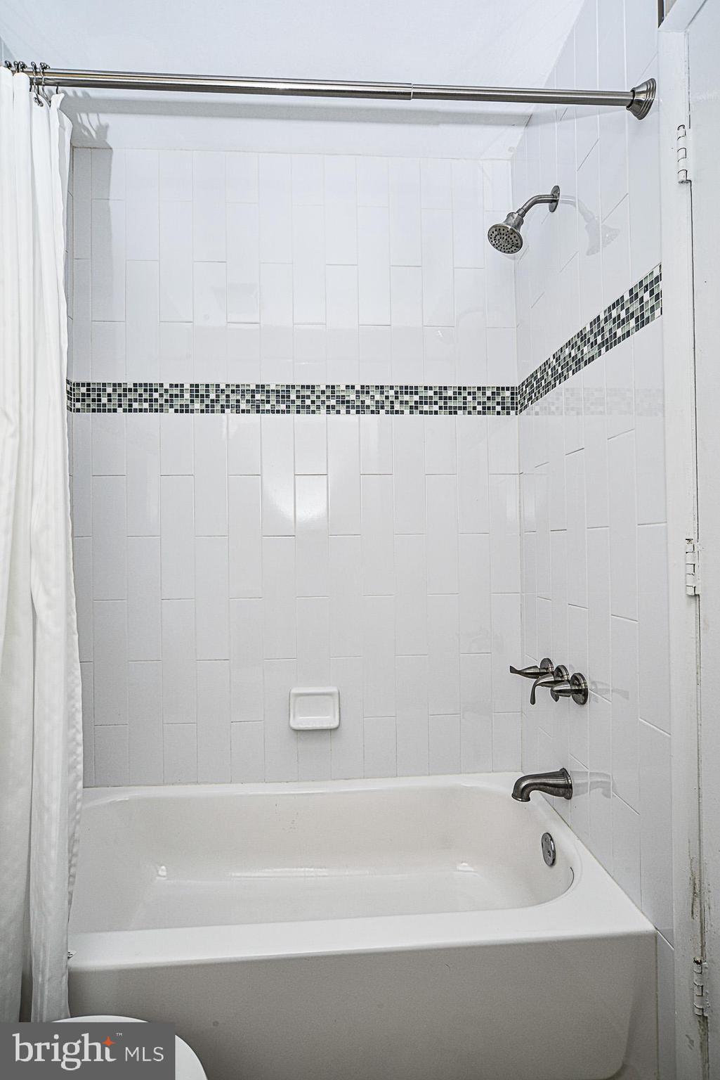 8608 Artillery Road Manassas, VA 20110 - Photo 31 of 31 2 ND FULL BATH W/NEWER SHOWER