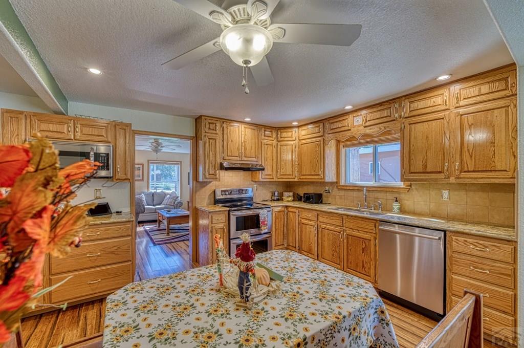 1051 Baxter Road Pueblo, CO 81006 - Photo 10 of 54 Gallery Image 10