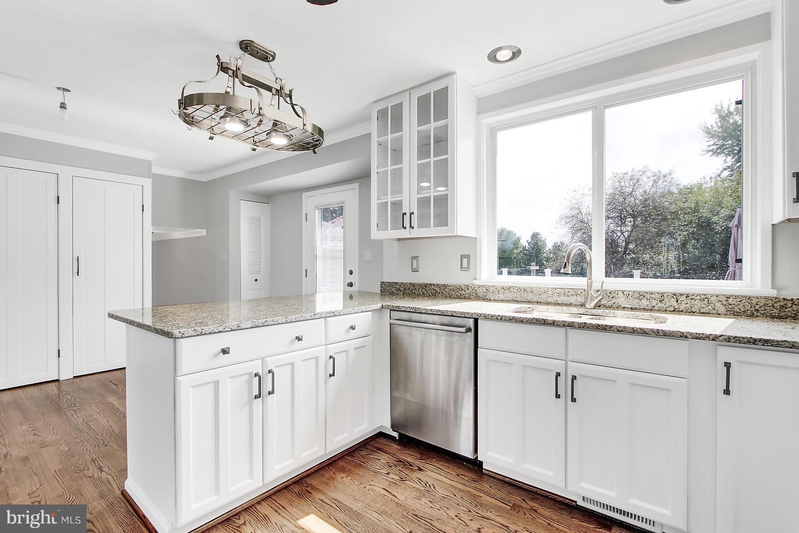 8623 Hunt Club Road Thurmont, MD 21788 - Photo 7 of 25 Kitchen