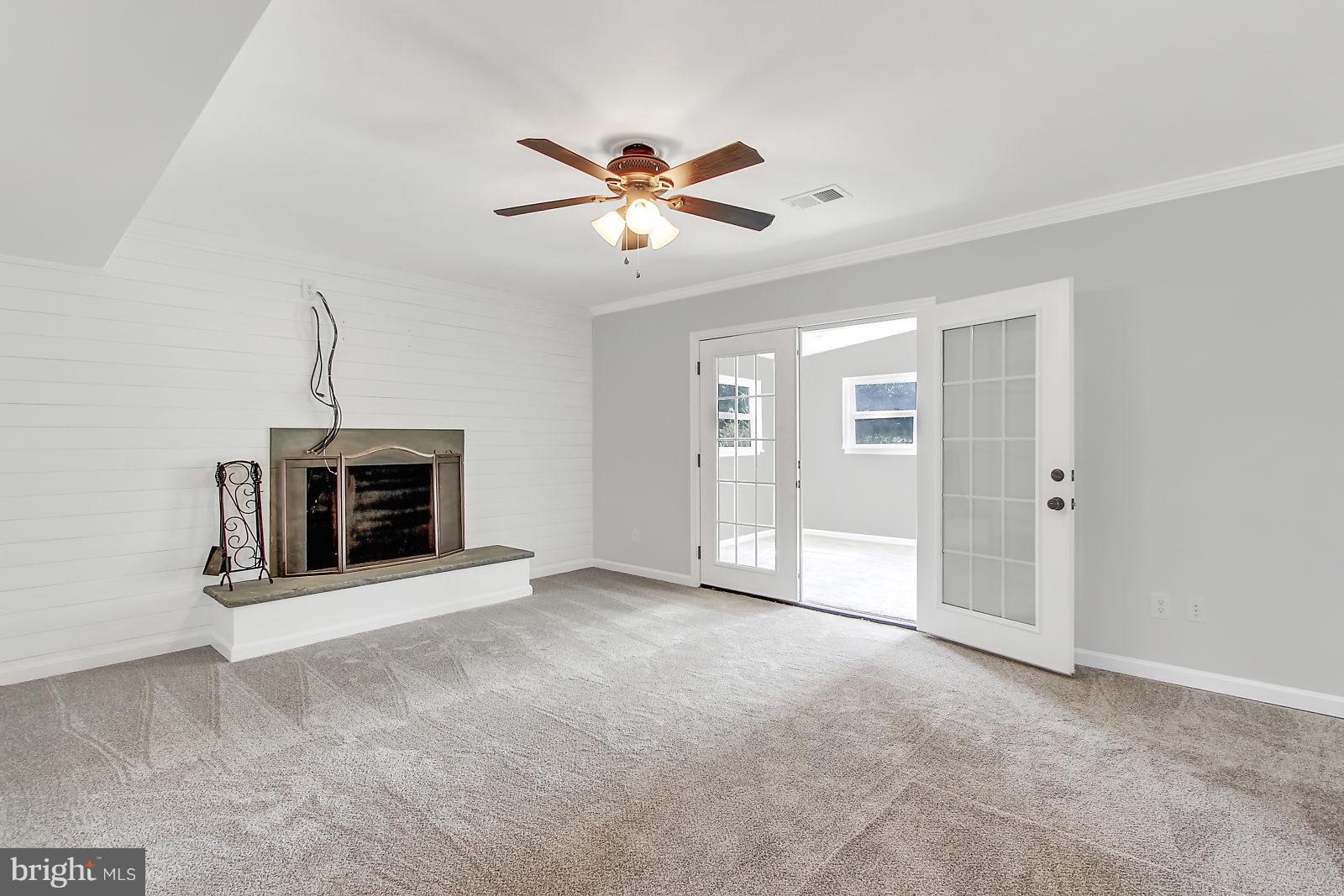 8623 Hunt Club Road Thurmont, MD 21788 - Photo 9 of 25 Family Room