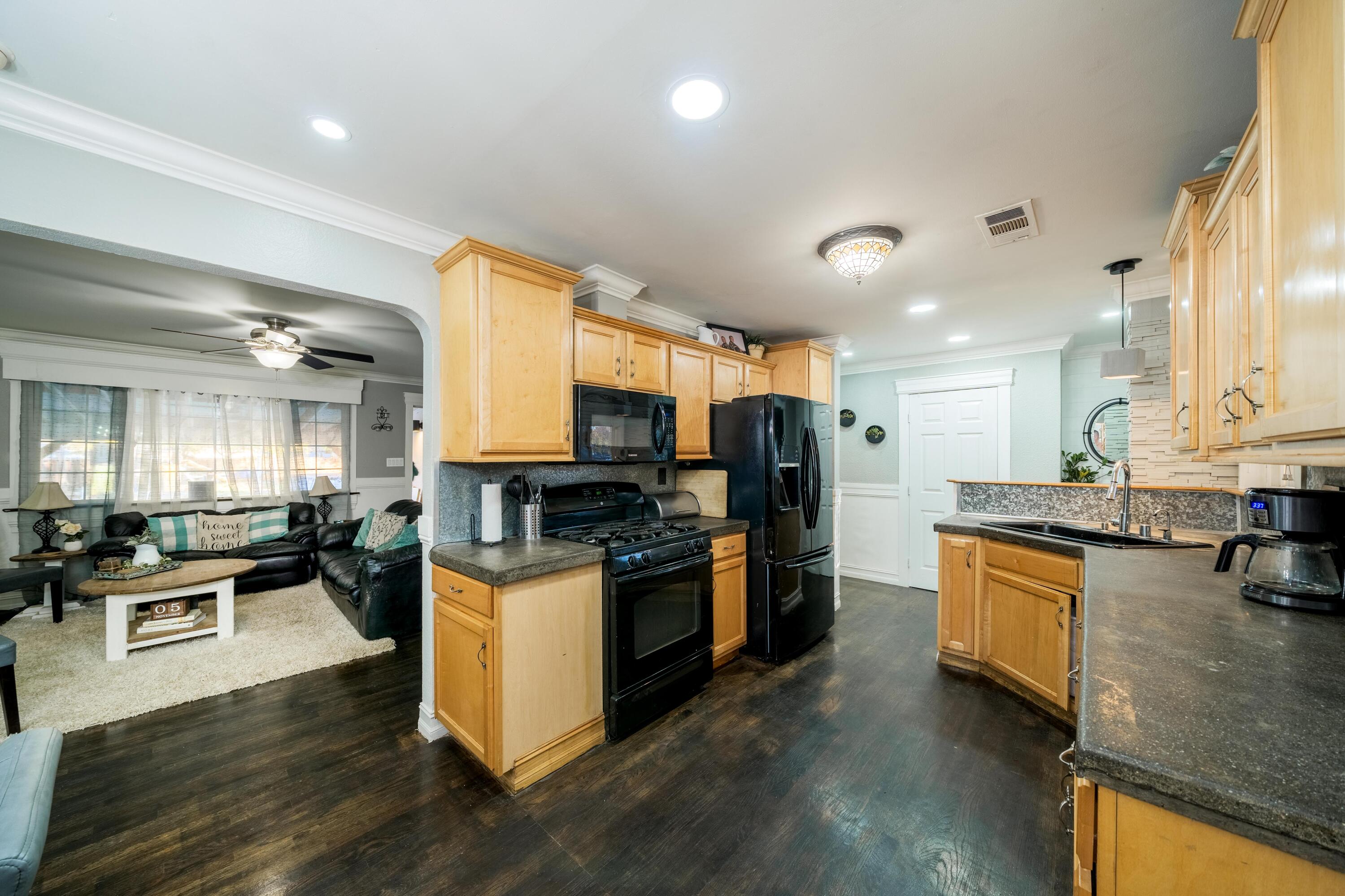 4969 Bidwell Road Redding, CA 96001 - Photo 6 of 21 HARRISONM-06