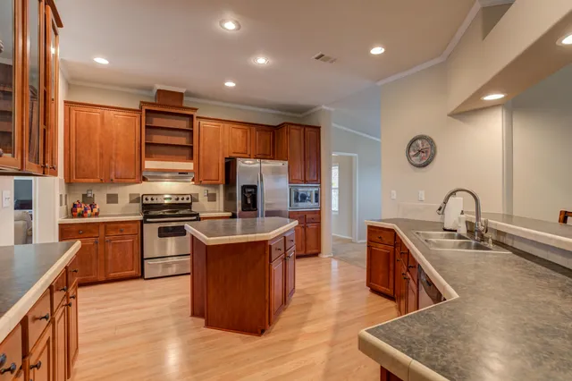 $250,000 | 17006 County Road 1350, Wolfforth, TX 79382