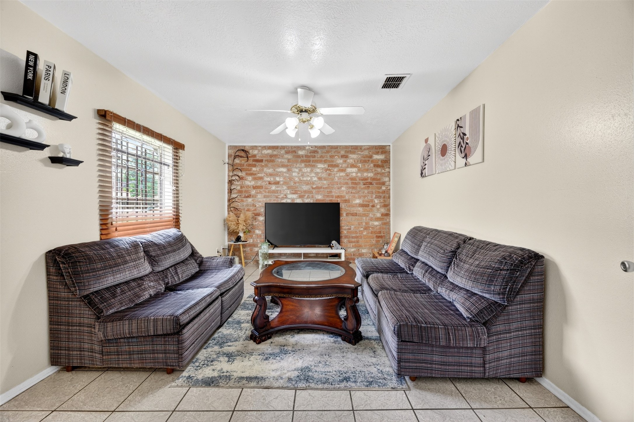 12223 Sharpview Drive Houston, TX 77072 - Photo 8 of 38