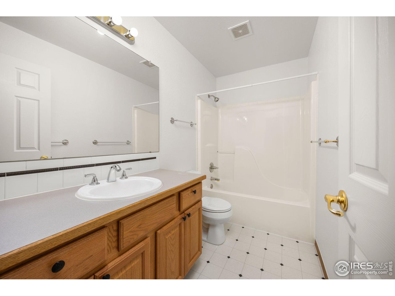 314 Victoria Street Berthoud, CO 80513 - Photo 23 of 36