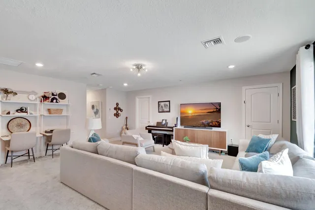 $800,000 | 4646 Eventing Street, Lake Worth, FL 33467