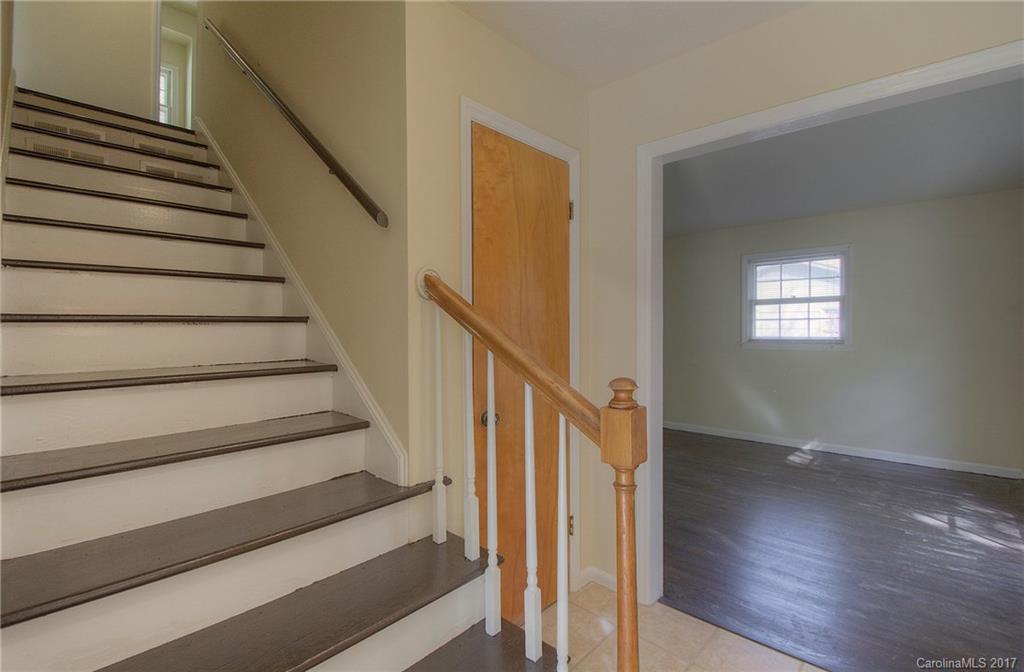 6629 Cedar Springs Road Charlotte, NC 28212 - Photo 3 of 11 Gallery Image 3