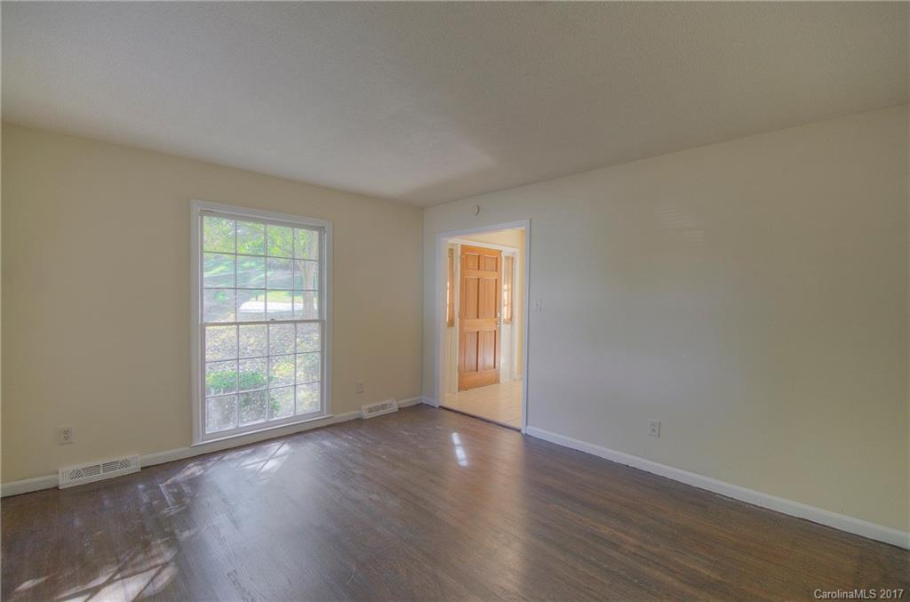 6629 Cedar Springs Road Charlotte, NC 28212 - Photo 4 of 11 Gallery Image 4