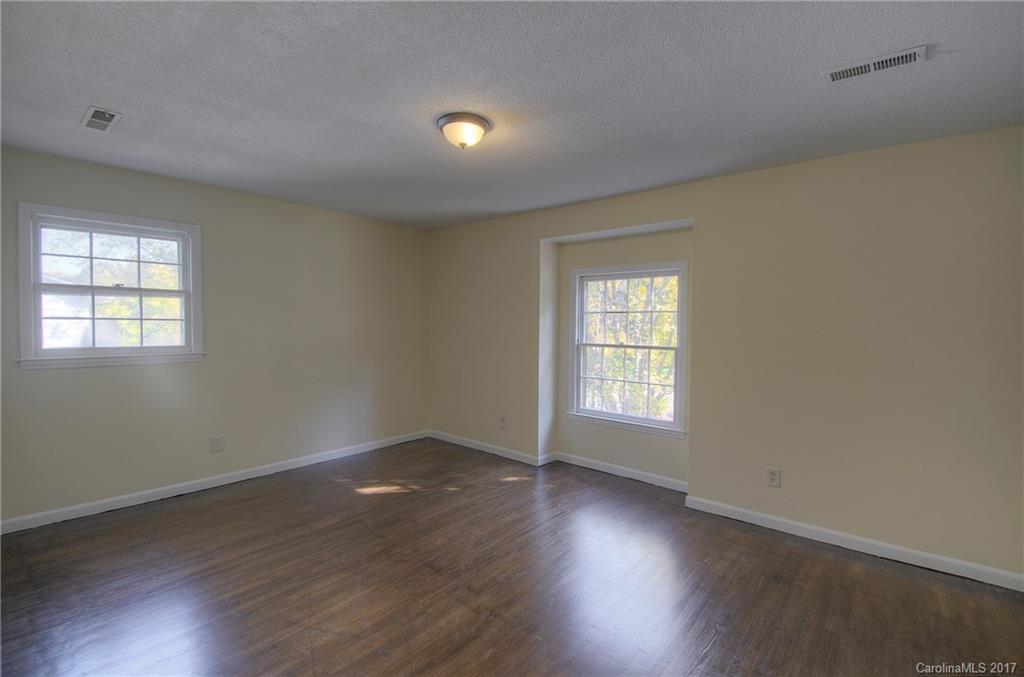 6629 Cedar Springs Road Charlotte, NC 28212 - Photo 6 of 11 Gallery Image 6