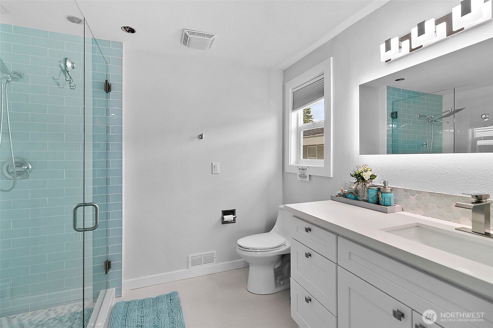 191 Northeast Lynnwood Beach Road Belfair, WA 98528 - Photo 9 of 22