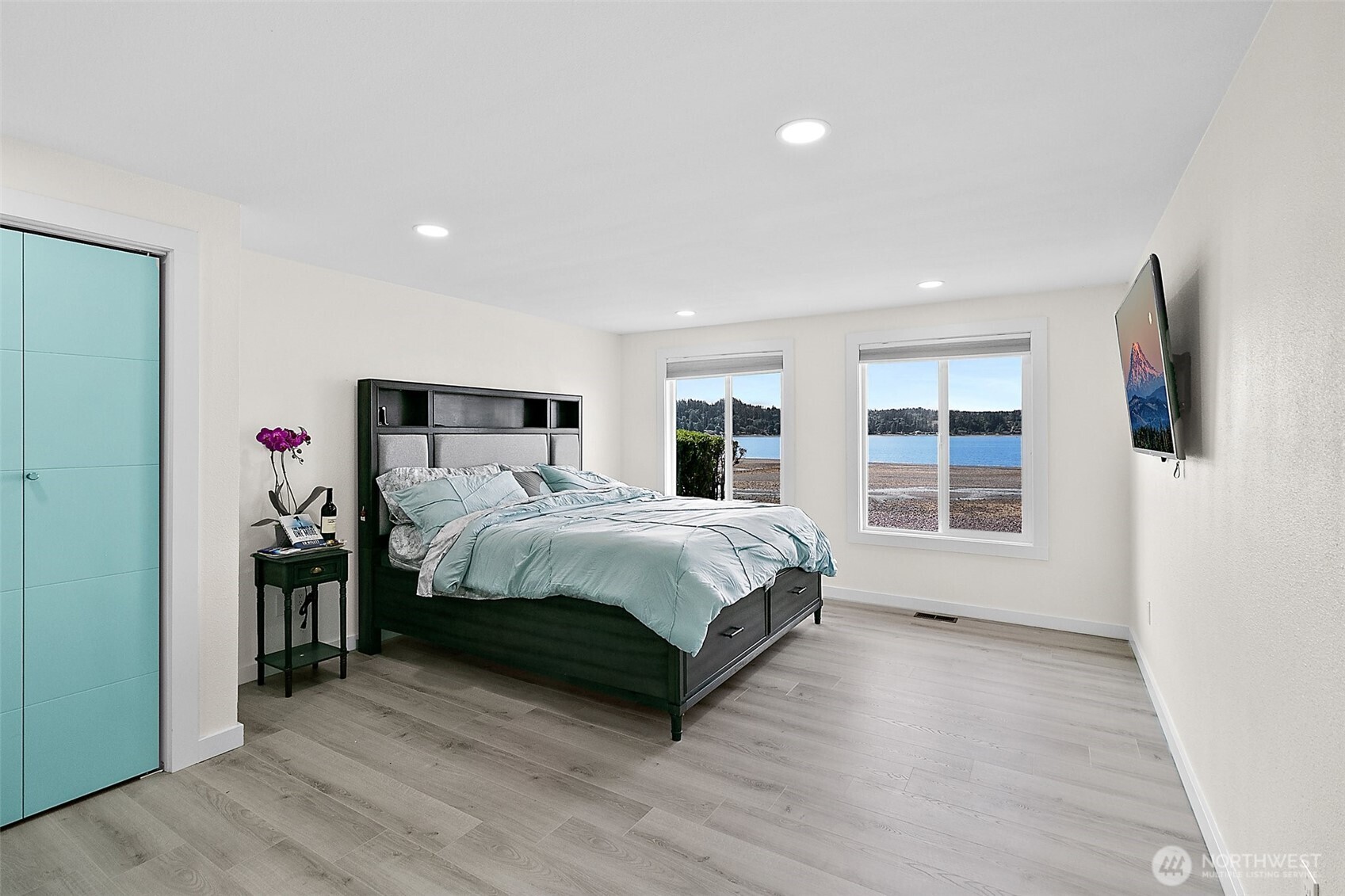 191 Northeast Lynnwood Beach Road Belfair, WA 98528 - Photo 10 of 22