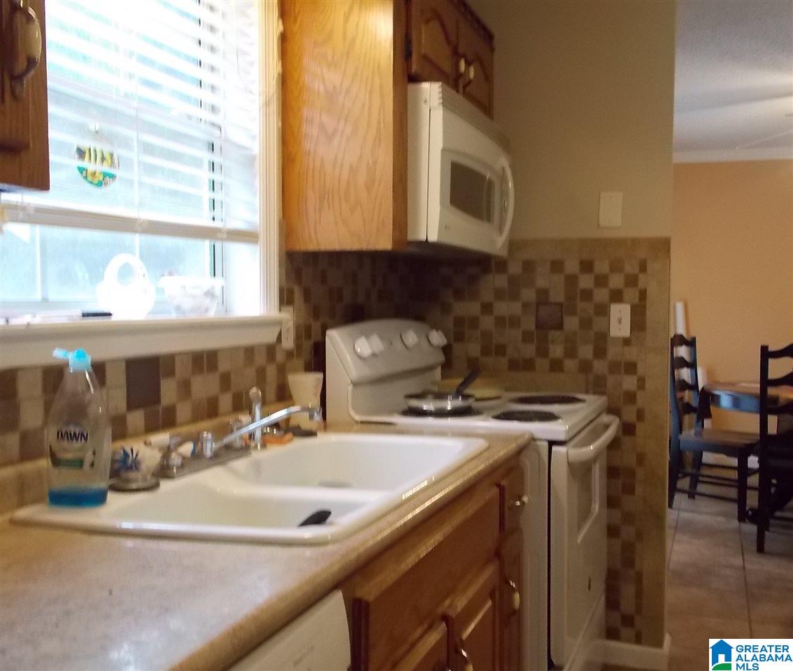 2060 King Road Oneonta, AL 35121 - Photo 3 of 20