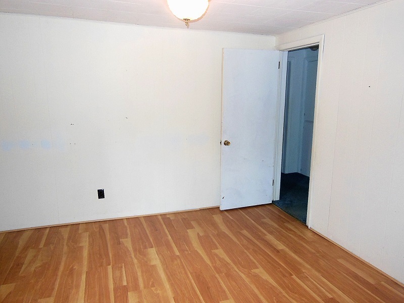 5294 East Frances Road Mount Morris, MI 48458 - Photo 9 of 28 50012420-8.JPG