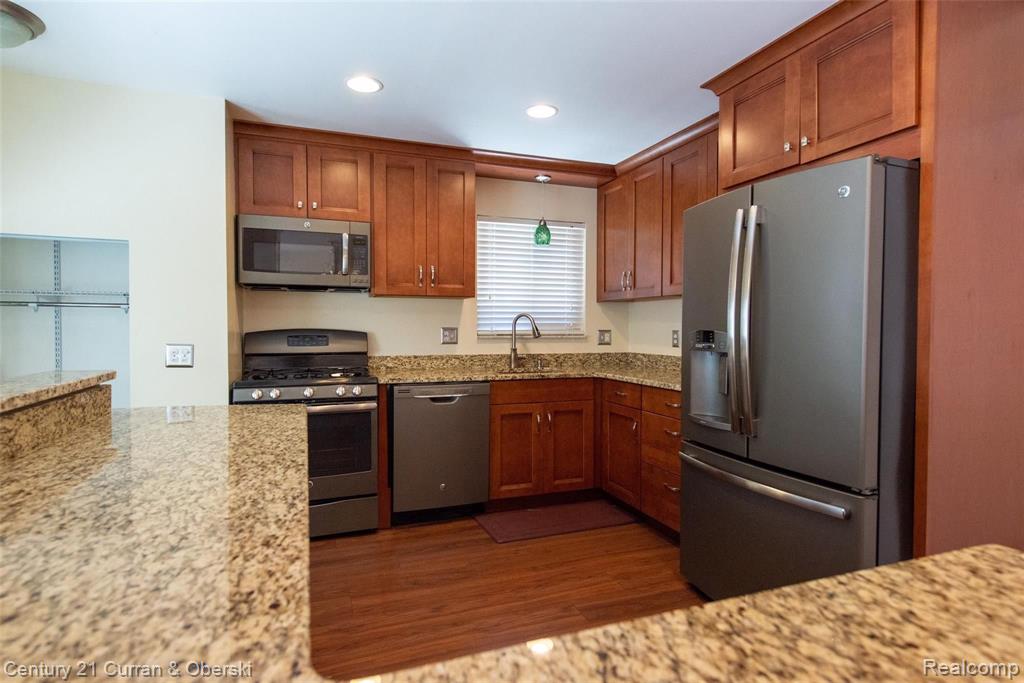 1909 Massoit Road Royal Oak, MI 48073 - Photo 5 of 30