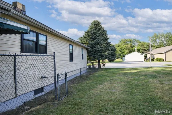$24,900 | 2708 Missouri Avenue, East St. Louis, IL 62205
