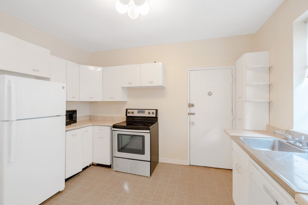 86 Griggs Road, Unit 12 Brookline, MA 02446 - Photo 10 of 36 Gallery Image 10