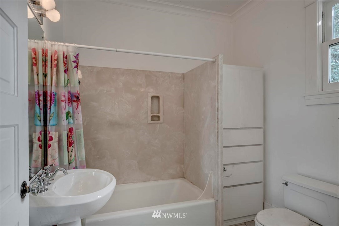1731 Rucker Avenue Everett, WA 98201 - Photo 20 of 23 Gallery Image 20