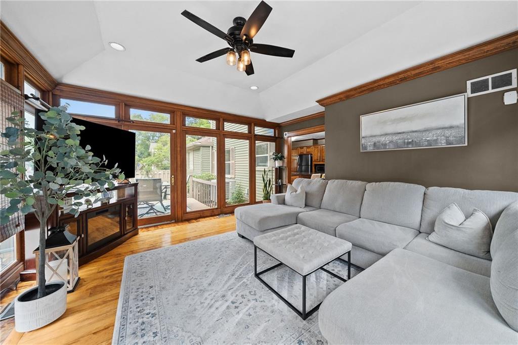 4729 Edinburg Road New Castle, PA 16102 - Photo 6 of 40 Gallery Image 6
