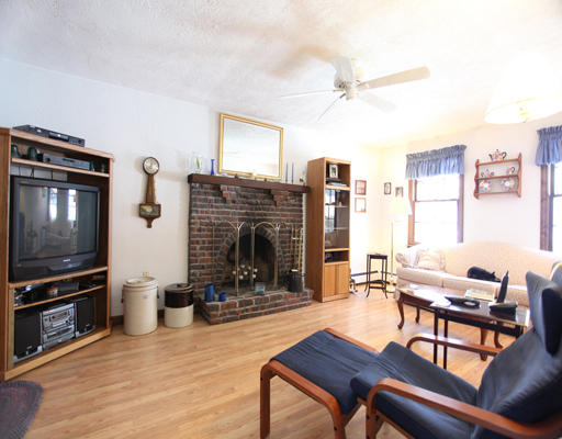 10 Bantry Road Southborough, MA 01772 - Photo 12 of 27 Gallery Image 12