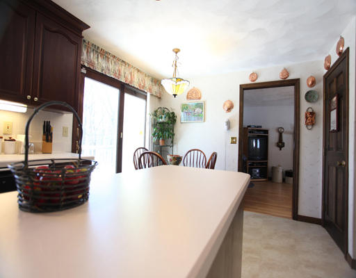 10 Bantry Road Southborough, MA 01772 - Photo 5 of 27 Gallery Image 5