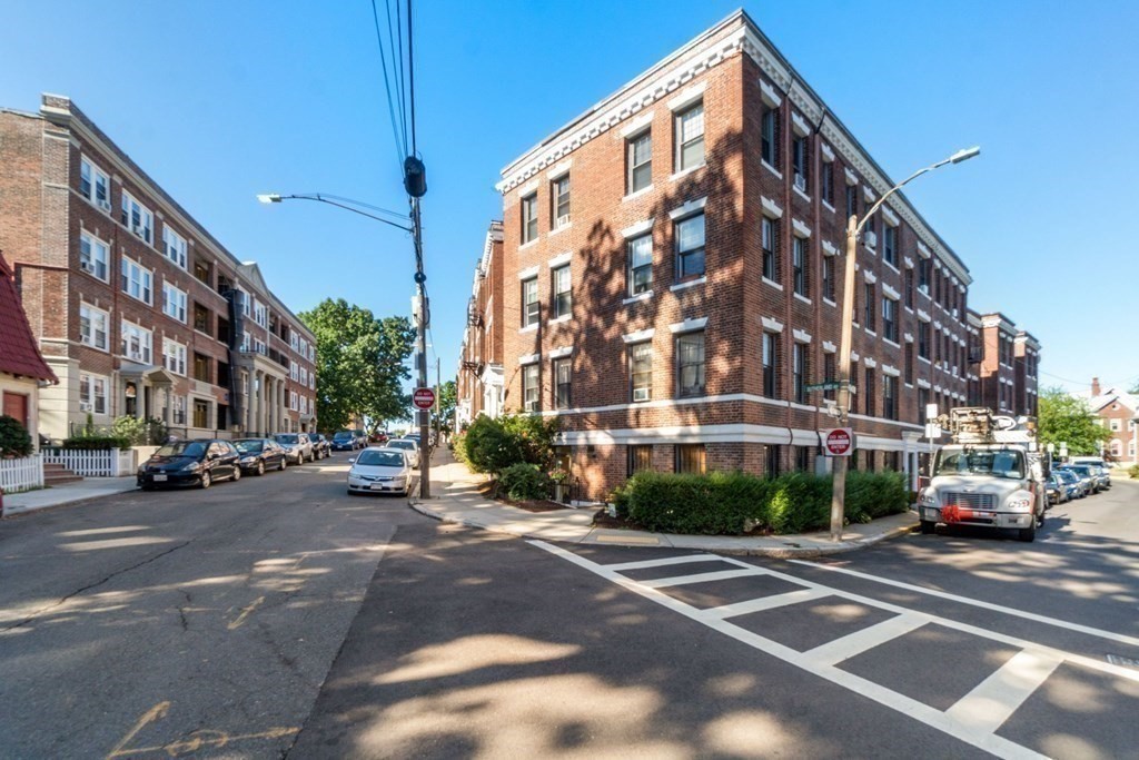 132 Sutherland Road, Unit A Boston, MA 02135 - Photo 16 of 18