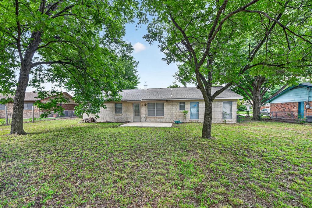 910 Kerry Street Benbrook, TX 76126 - Photo 26 of 32