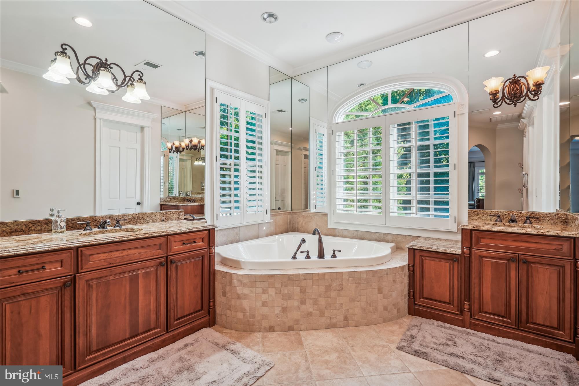 7811 Langley Ridge Road McLean, VA 22102 - Photo 38 of 78 Primary Bath