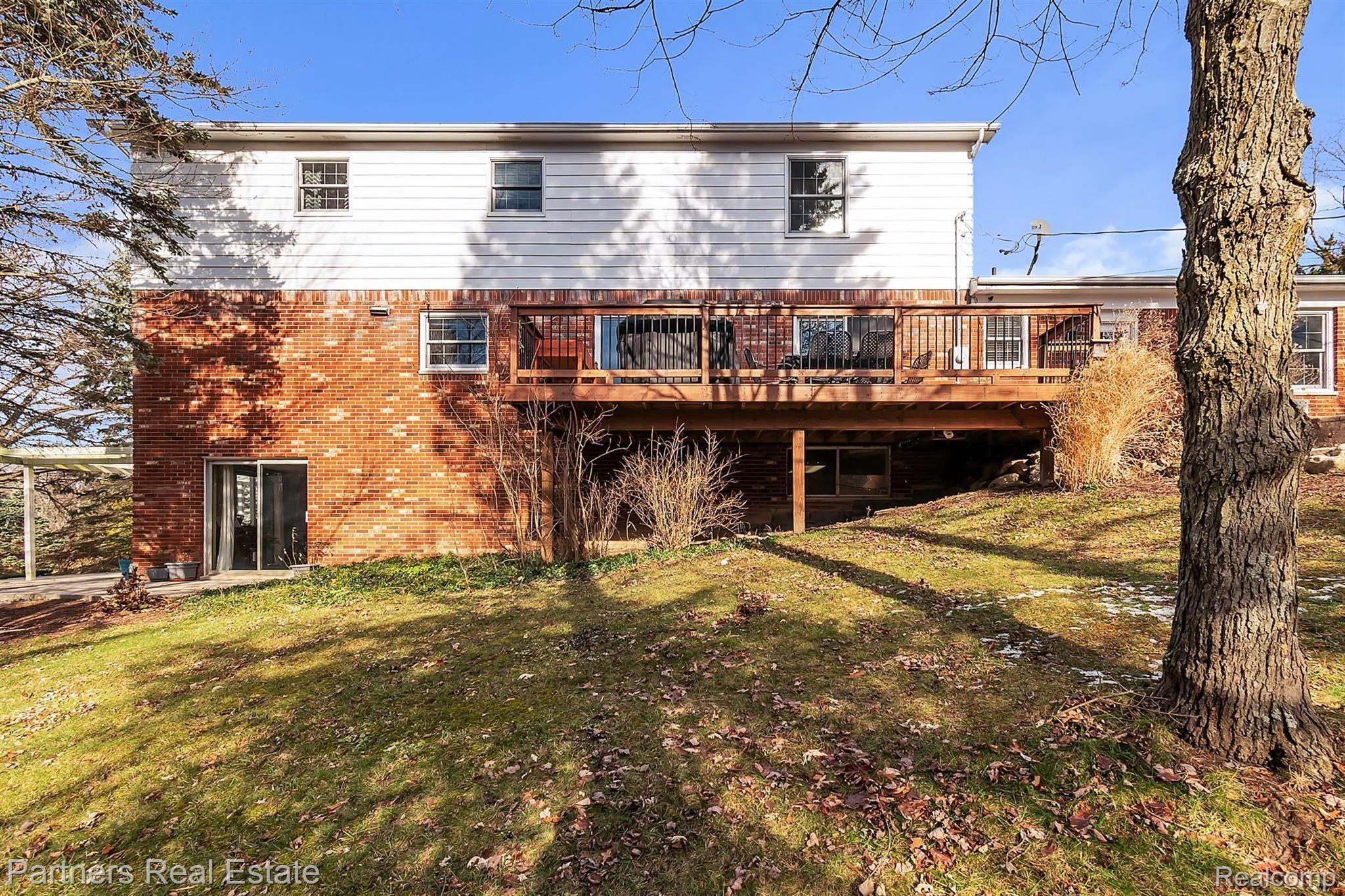1859 Echo Hills Road Howell, MI 48855 - Photo 54 of 73 56-1859 Echo Hills Rd-windowstill-r.jpg