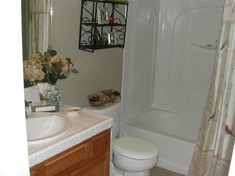 577 Sierra Avenue Reedley, CA 93654 - Photo 7 of 14 Gallery Image 7