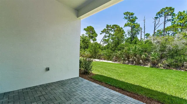 a view of a garden with a flower in a garden