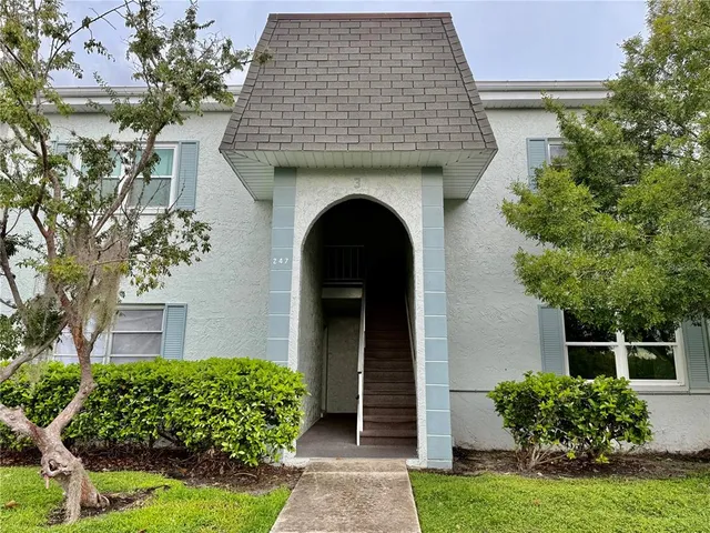 $1,300 | 247 South McMullen Booth Road, Unit 22, Clearwater, FL 33759