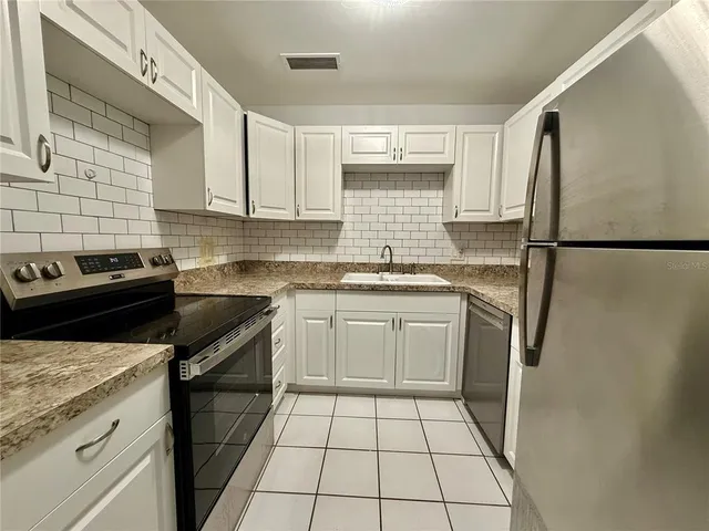 $1,300 | 247 South McMullen Booth Road, Unit 22, Clearwater, FL 33759