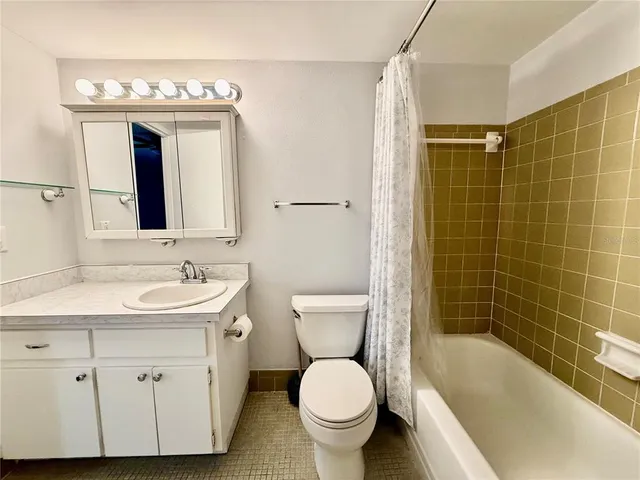 $1,300 | 247 South McMullen Booth Road, Unit 22, Clearwater, FL 33759