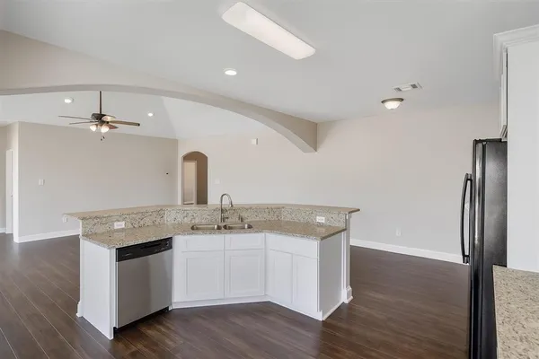 $2,200 | 1825 East Prien Lake Road, Lake Charles, LA 70601