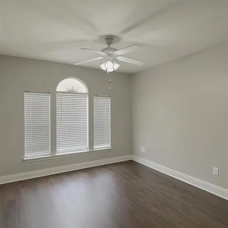 $2,200 | 1825 East Prien Lake Road, Lake Charles, LA 70601