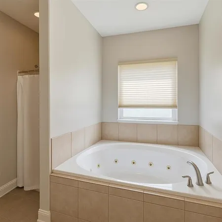 $2,200 | 1825 East Prien Lake Road, Lake Charles, LA 70601