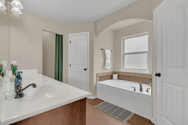 $403,500 | 805 Linda Drive, Joshua, TX 76058