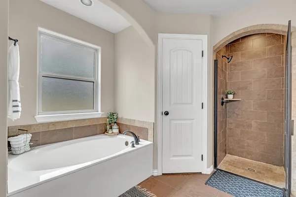 $403,500 | 805 Linda Drive, Joshua, TX 76058