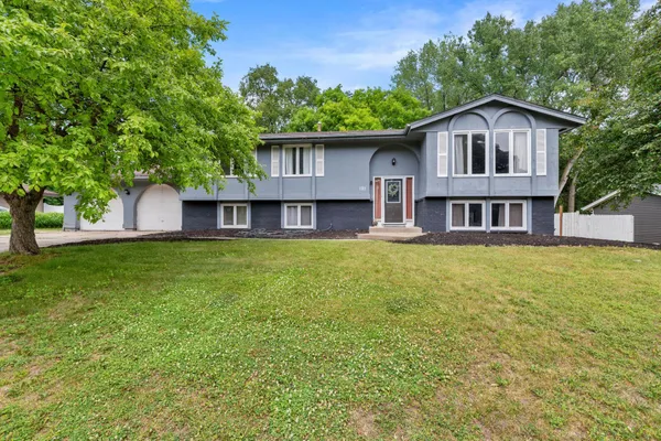 $485,000 | 121 Chaparral Drive, Apple Valley, MN 55124