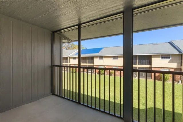 $1,695 | 200 Country Club Drive, Unit 906, Largo, FL 33771