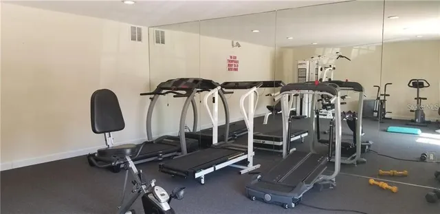 $1,695 | 200 Country Club Drive, Unit 906, Largo, FL 33771