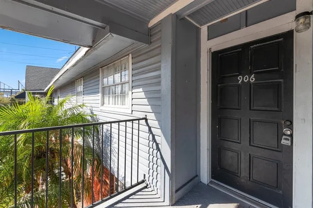 $1,695 | 200 Country Club Drive, Unit 906, Largo, FL 33771