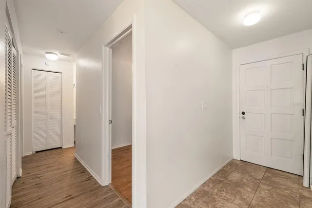 $1,695 | 200 Country Club Drive, Unit 906, Largo, FL 33771