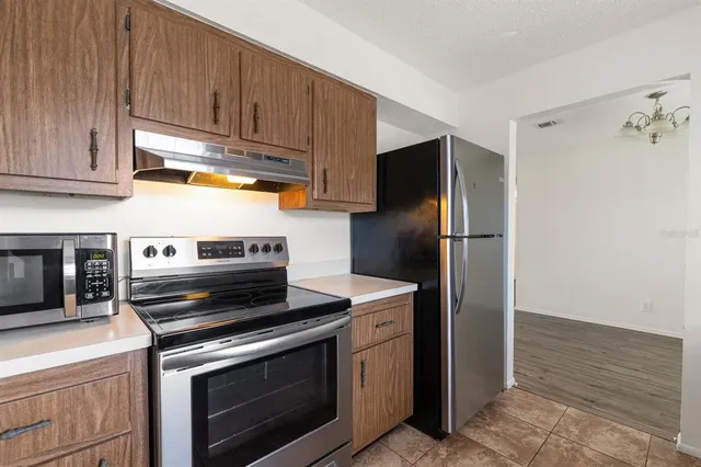 $1,695 | 200 Country Club Drive, Unit 906, Largo, FL 33771