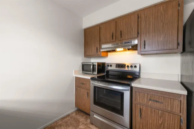 $1,695 | 200 Country Club Drive, Unit 906, Largo, FL 33771