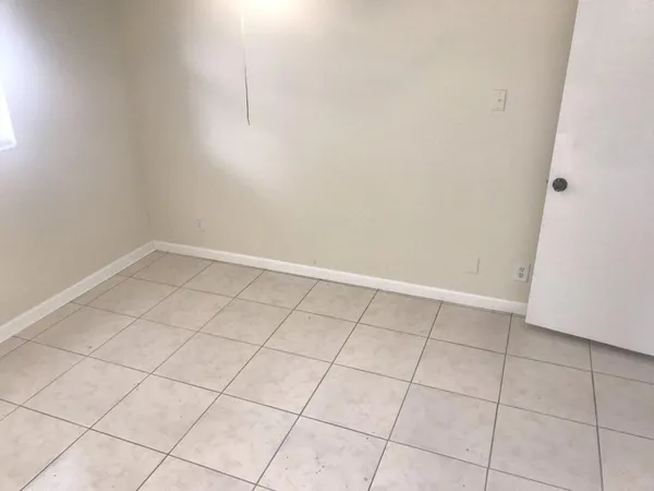 $2,400 | 5320 Harriet Place, West Palm Beach, FL 33407